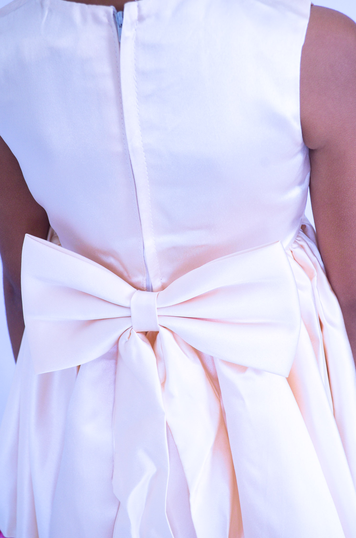 Robe de princesse couleur champagne pour enfant mariage anniversaire et fête à La Réunion